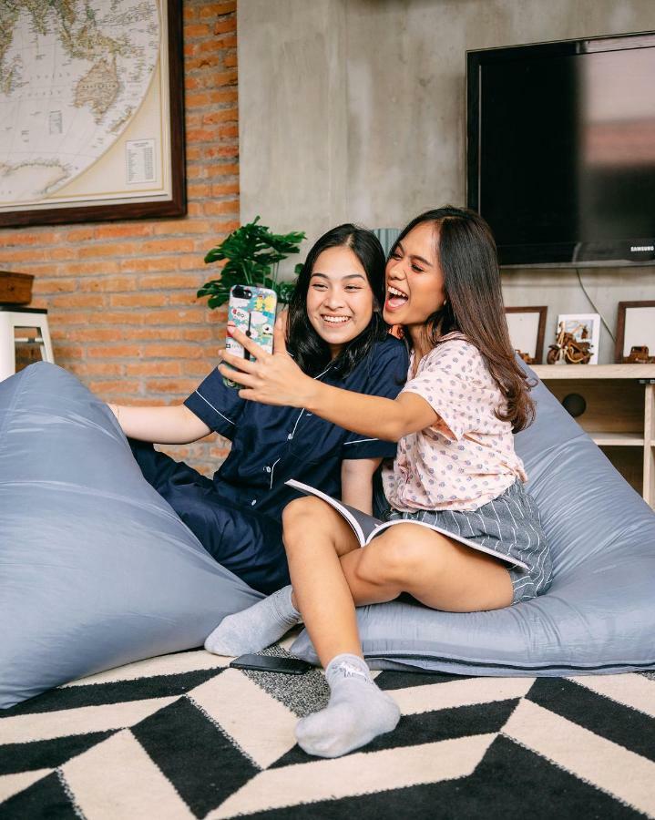 So! Boutique Hostel Malang Esterno foto
