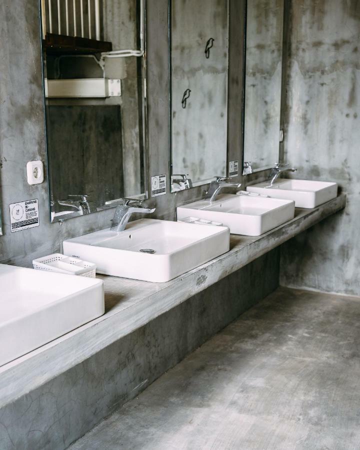 So! Boutique Hostel Malang Esterno foto